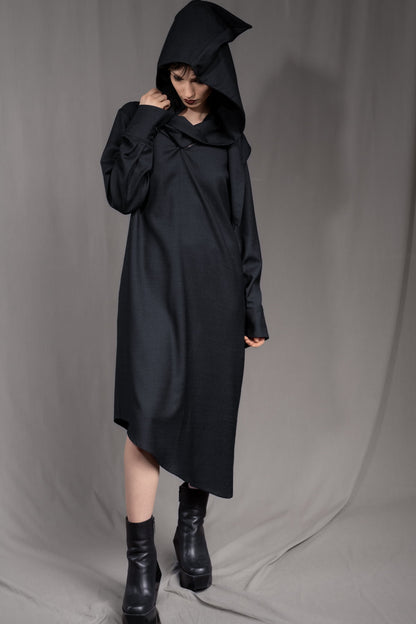 eigensinnig wien | Rübezahl | Nachtblauer Hooded Gown mit Schal aus Seide/Wolle