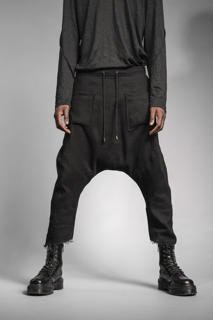 eigensinnig wien | Russell | Schwarze Designer Woll-Cropped Drop Crotch Pants