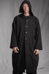 eigensinnig wien | Salzzähler | Schwarzer Designer-Oversize-Mantel mit Kapuze aus japanischem Wollmix