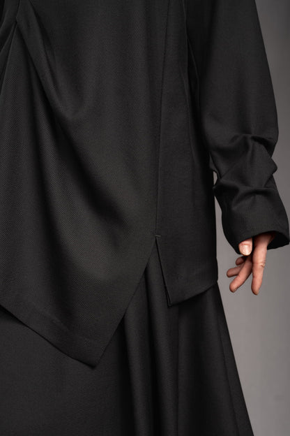 eigensinnig wien | Samain | Asymmetrisches Draped Layered Damen Langarmtop aus exklusiver Twill-Wolle in Schwarz