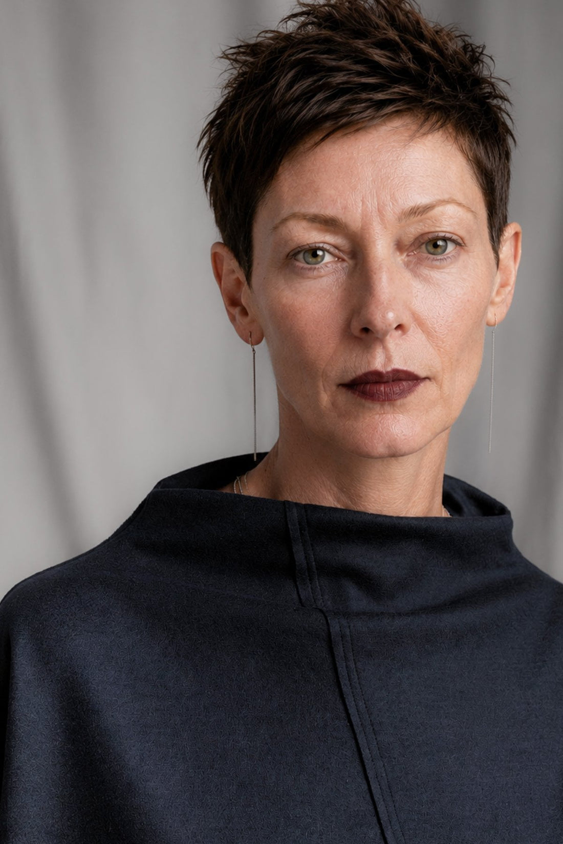 eigensinnig wien | Shikumen | Nachtblauer Oversize Designer-Pullover aus hochwertiger Schurwolle