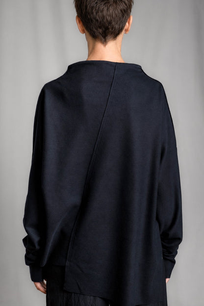 eigensinnig wien | Shikumen | Nachtblauer Oversize Designer-Pullover aus hochwertiger Schurwolle