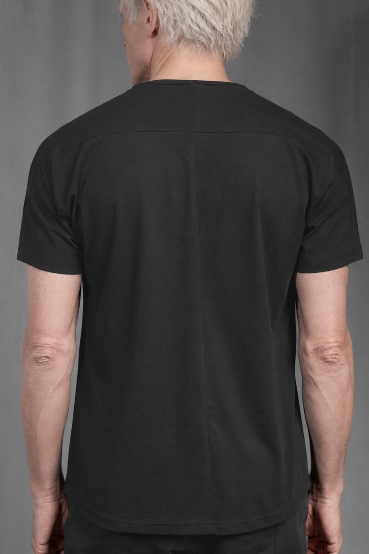 eigensinnig wien | Simandl | Schwarzes, Minimalistisches Designer T-Shirt aus feiner Baumwolle