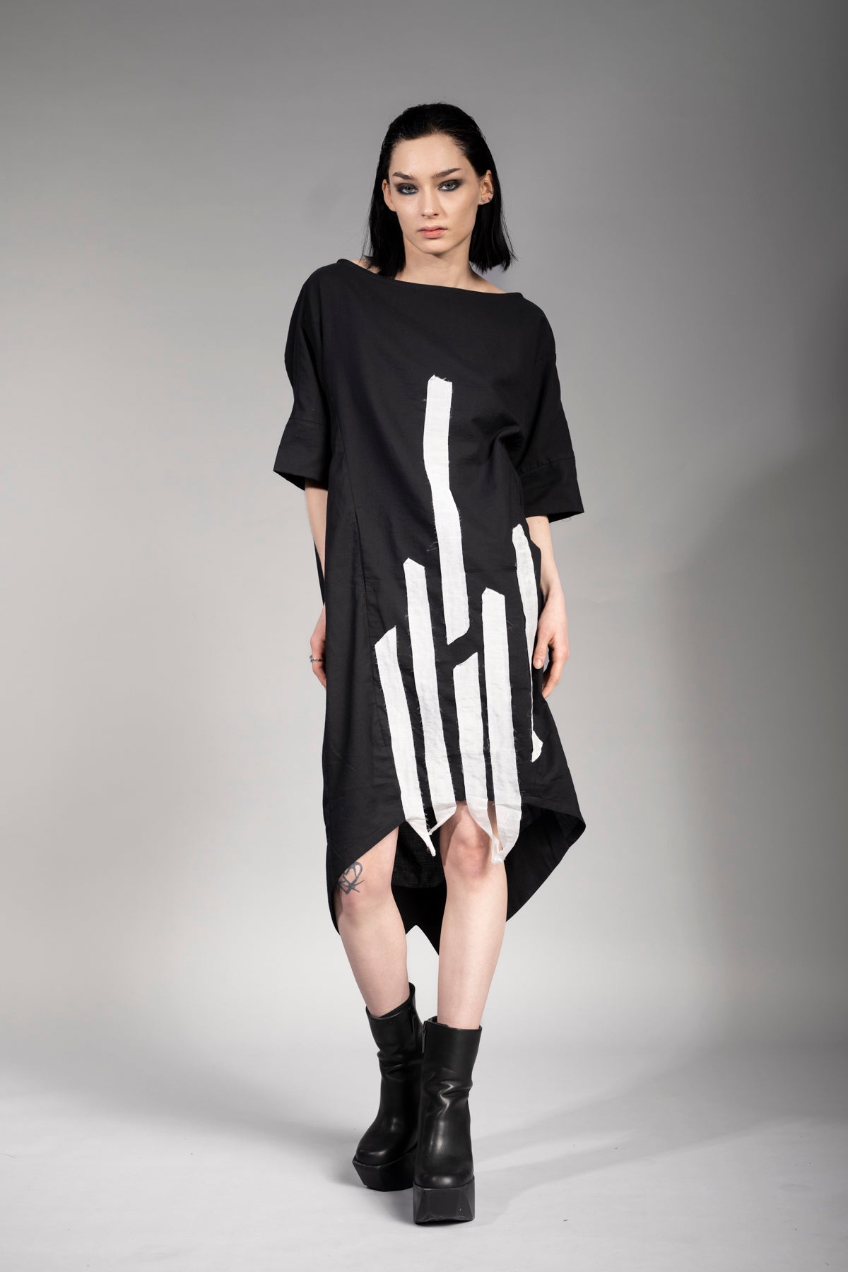 eigensinnig wien | Siouxsie | Extravagantes Grunge Kleid in Schwarz