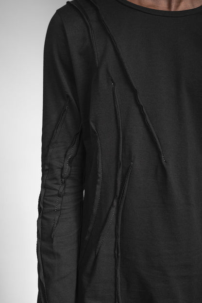 eigensinnig wien | Snark | Schwarzer Distressed-Pullover aus hochwertiger Feinstrick-Baumwolle aus Japan