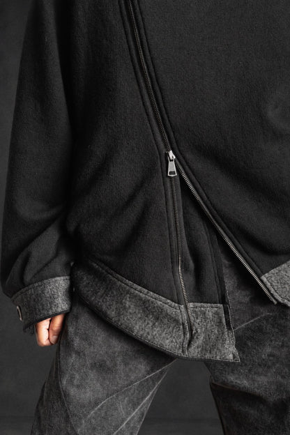 eigensinnig wien | Spitzbub | Außergewöhnliche Oversize-Bomberjacke aus italienischer Wolle mit asymmetrischem Zip