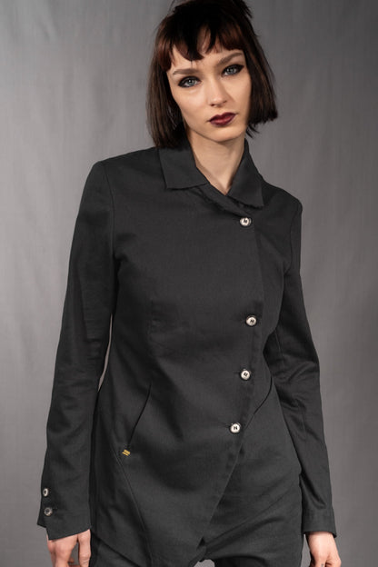 eigensinnig wien | SteStr |Extravagenter Damenanzug aus schwarzer Baumwolle