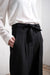 eigensinnig wien | Streeruwitz | Leichte Marlene Damenhose mit weitem Bein und speziellem Gürtel aus feiner Baumwolle in schwarz