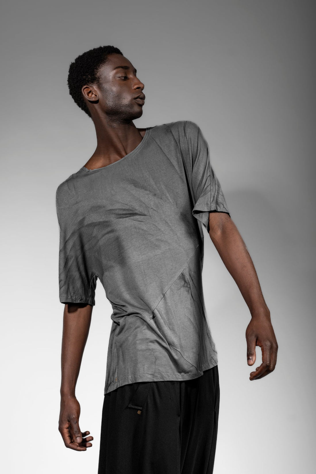 eigensinnig wien | Thaler | Unkonventionelles Designer Bambus T-Shirt in Grau