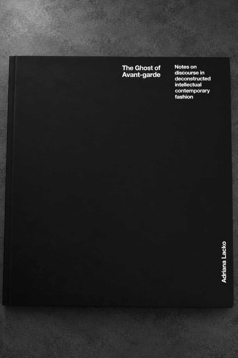eigensinnig wien | "The Ghost of Avant-Garde" - Adriana Lacko | Fashion Theory, unabhängige Designer und zeitgenössische Avantgarde Mode