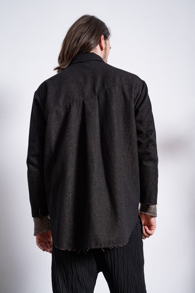 eigensinnig wien | Thoreau | Außergewöhnliche Hemdjacke aus Wolle für Herren in schwarz