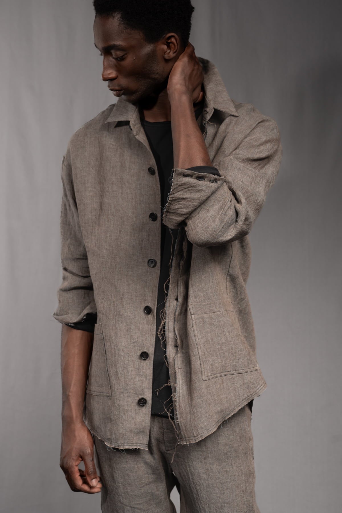 eigensinnig wien | Thoreau | Designer Leinen-Overshirt mit dekonstruierter Silhouette