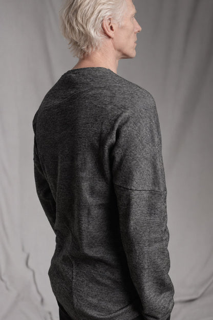 eigensinnig wien | Tolstoi | Avantgardistischer Designerpullover für Herren aus meliertem Wollmix-Jersey