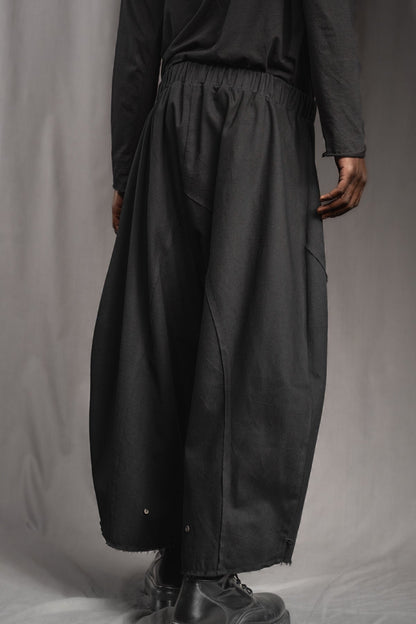 eigensinnig wien | Tuareg | Schwarze, leichte Designer Drop-Crotch Haremshose aus Baumwolle