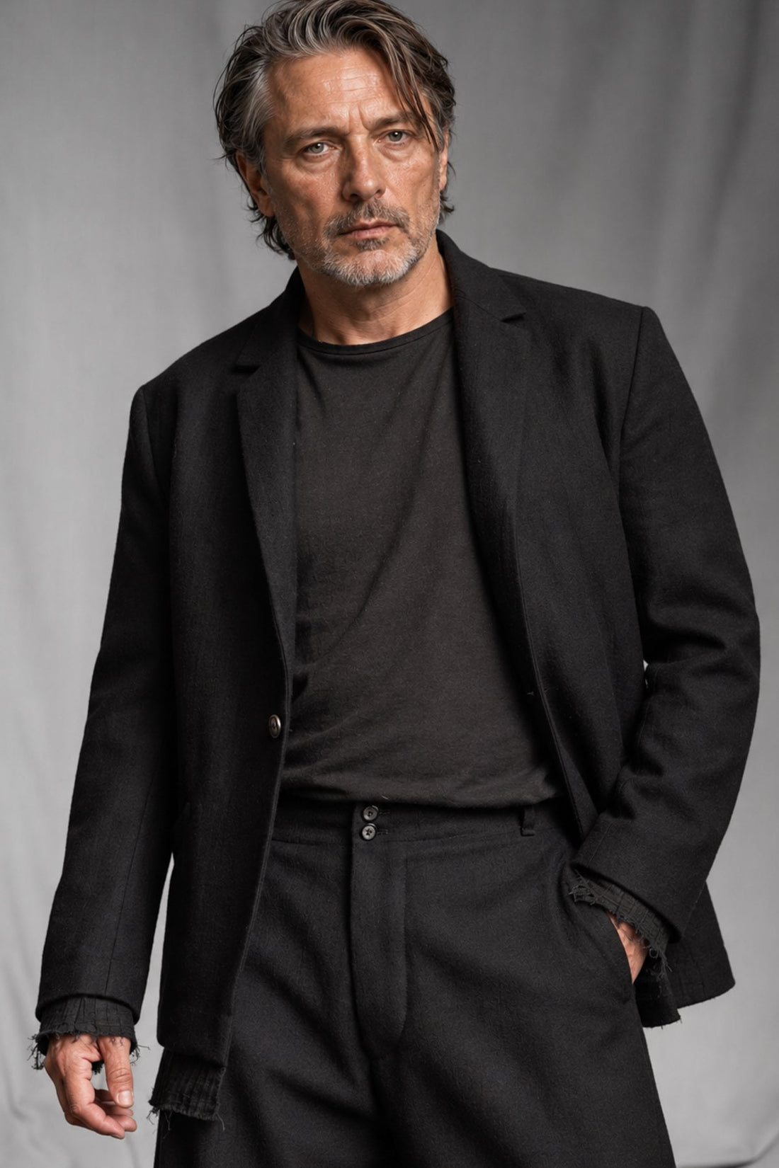 eigensinnig wien | Vincent | Extravagantes schwarzes Designer-Sakko aus italienischer Luxuswolle von Faliero Sarti