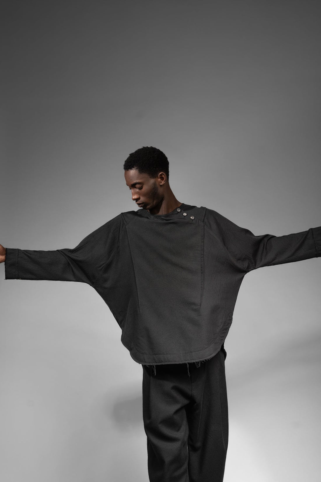 eigensinnig wien | Virilio | Schwarzer Seiden-Wolle-Pullover in Oversize Design