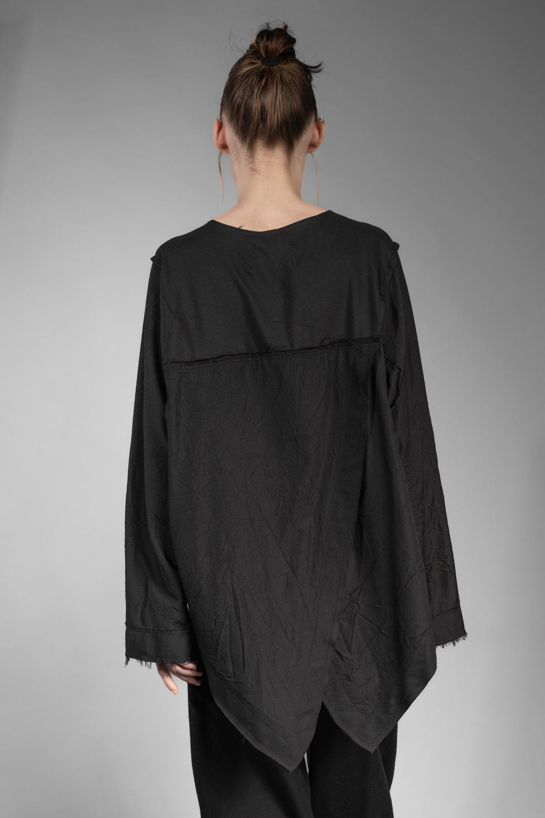 eigensinnig wien | Virilio | Schwarzer Seiden-Wolle-Pullover in Oversize Design