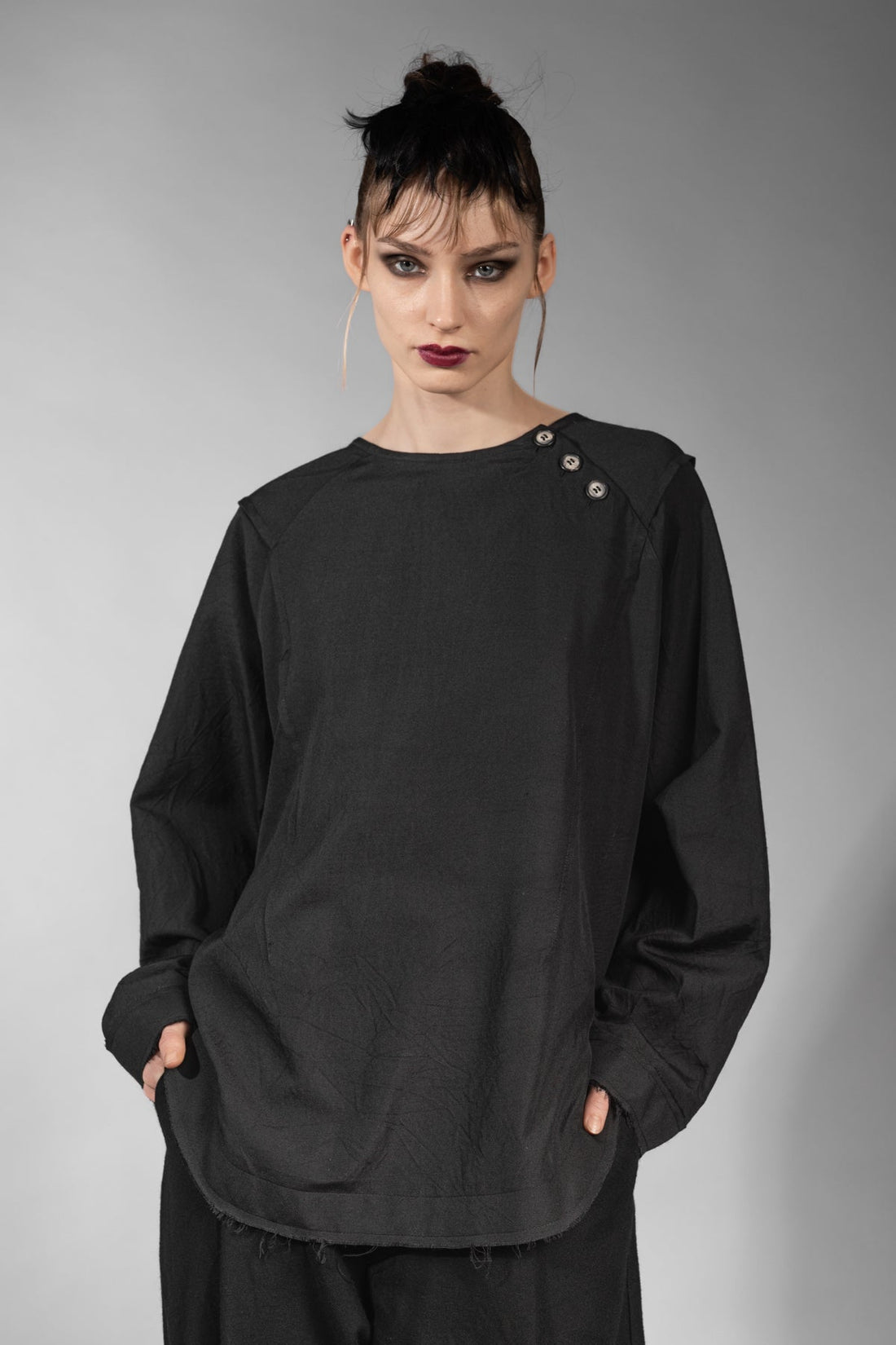 eigensinnig wien | Virilio | Schwarzer Seiden-Wolle-Pullover in Oversize Design