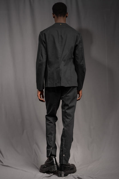 eigensinnig wien | WalEis | Außergewöhnlicher, schwarzer Designer Anzug für Herren aus leichter Baumwolle