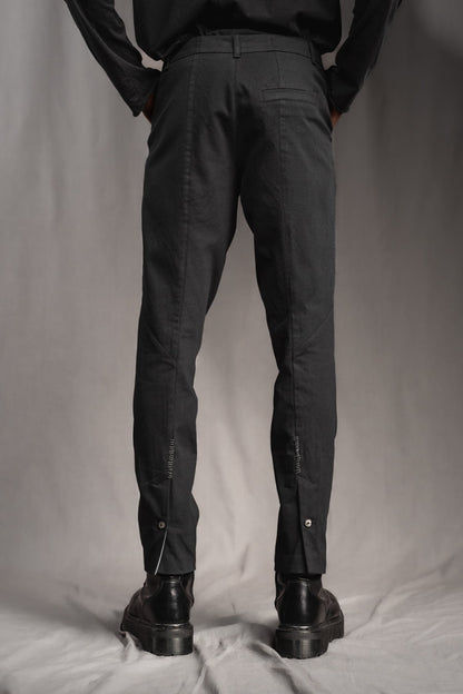 eigensinnig wien | WalEis | Außergewöhnlicher, schwarzer Designer Anzug für Herren aus leichter Baumwolle