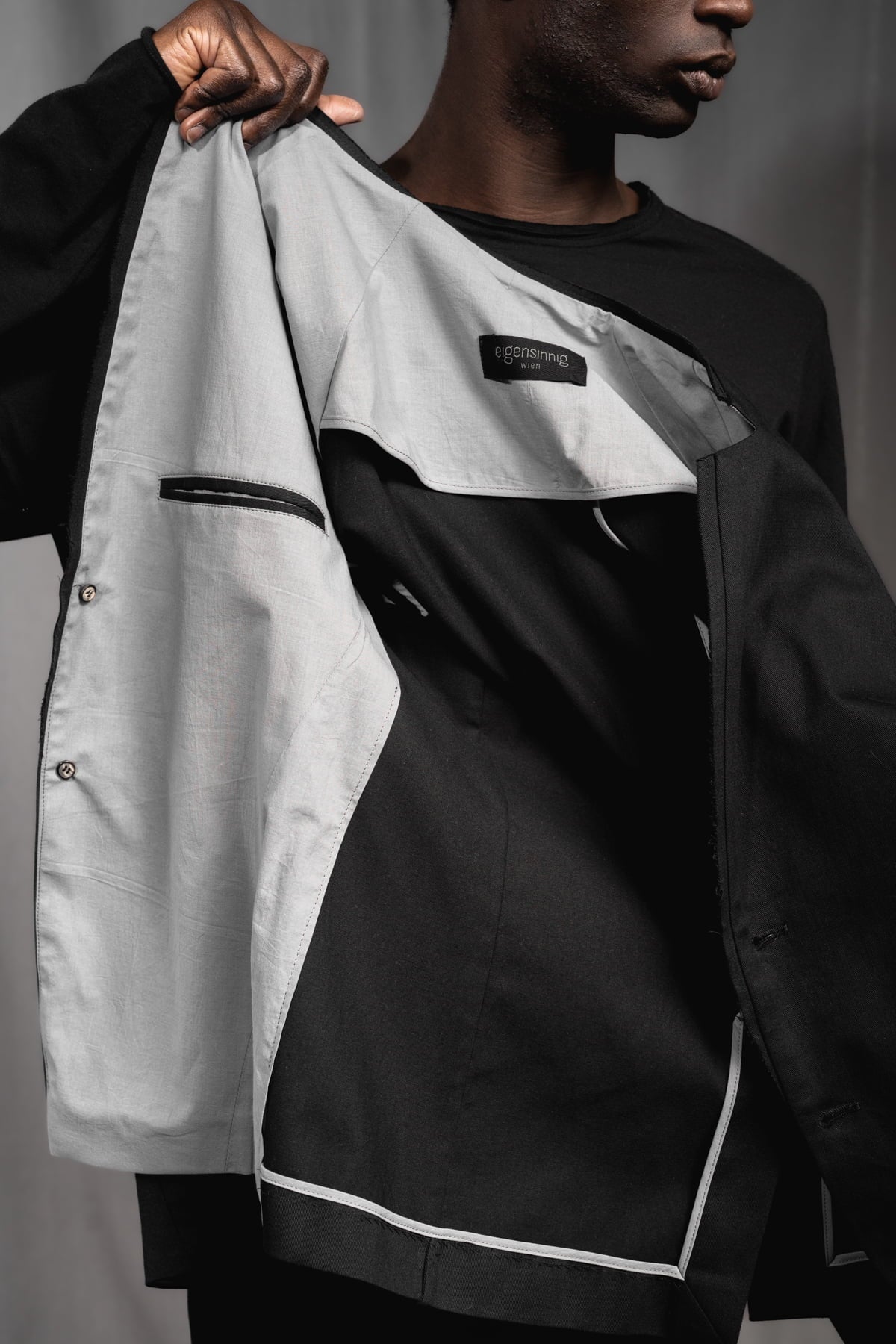 eigensinnig wien | WalQua | Schwarzer Designer Herrenanzug aus Gabardine-Baumwolle