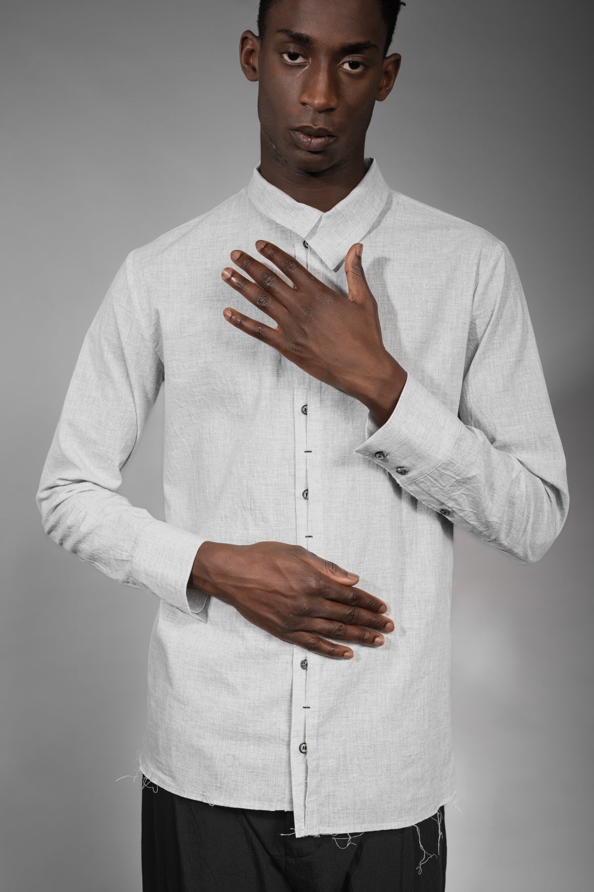 eigensinnig wien | Wittgenstein | Weißes Herren Designerhemd mit unkonventionellem Kragen aus japanischer Baumwolle