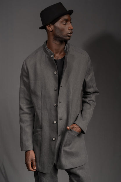 eigensinnig wien | Wotruba | Skulpturaler Herren Cold Dye Rigid Denim Kurzmantel in Moosgrau