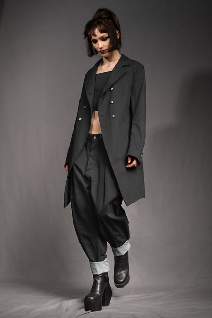 eigensinnig wien | YlaEgo | Schwarzes Damen-Ensemble aus Gabardine-Baumwolle