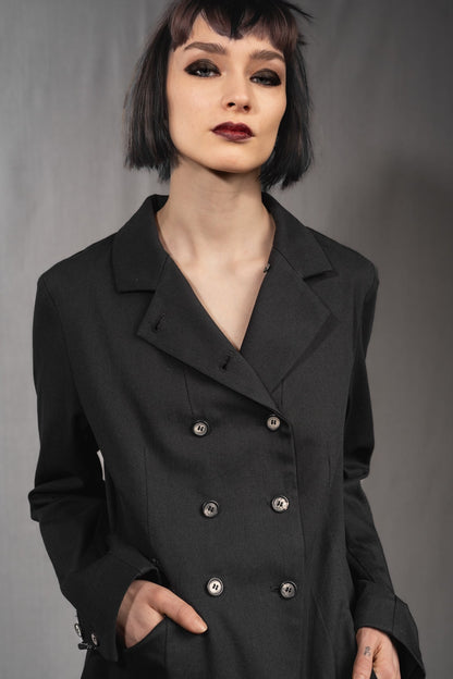 eigensinnig wien | Ylajali | Designer Doppelreiher Mantel für Damen aus schwarzer Baumwolle