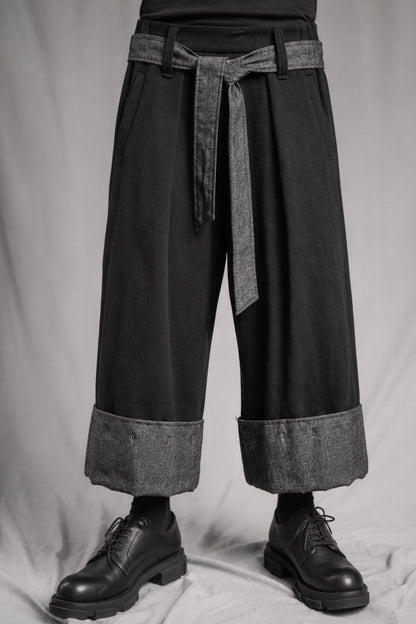 eigensinnig wien | Zephyr | Unkonventionelle schwarze Hakama-Hose aus Wolle