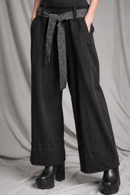 eigensinnig wien | Zephyr | Unkonventionelle schwarze Hakama-Hose aus Wolle