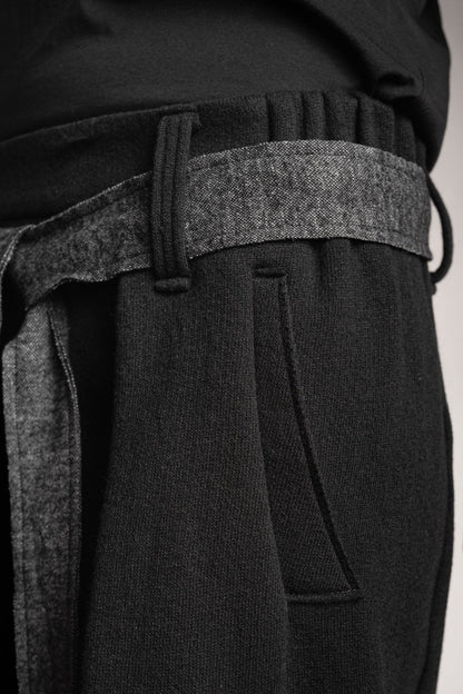 eigensinnig wien | Zephyr | Unkonventionelle schwarze Hakama-Hose aus Wolle