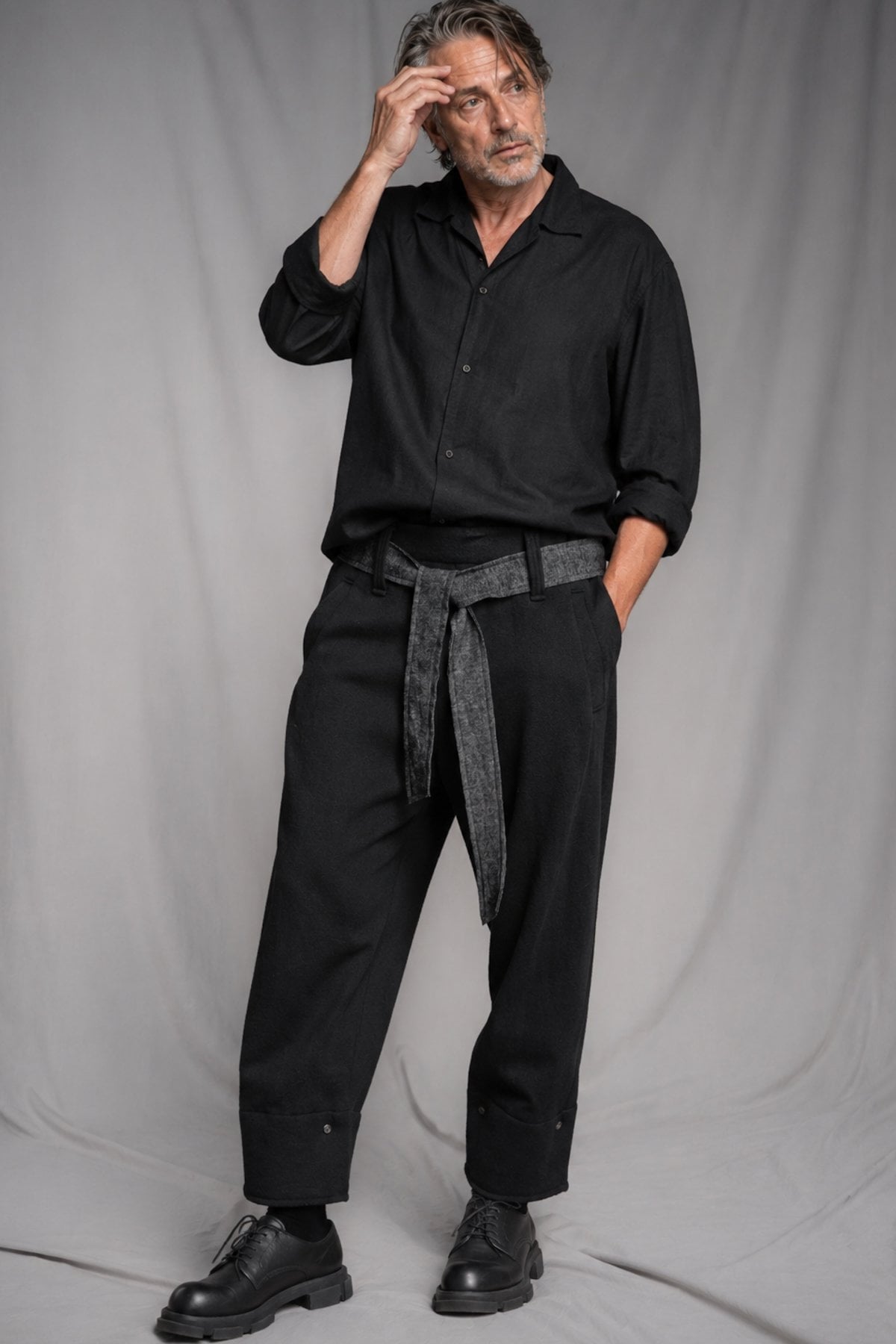 eigensinnig wien | Zephyr | Unkonventionelle schwarze Hakama-Hose aus Wolle