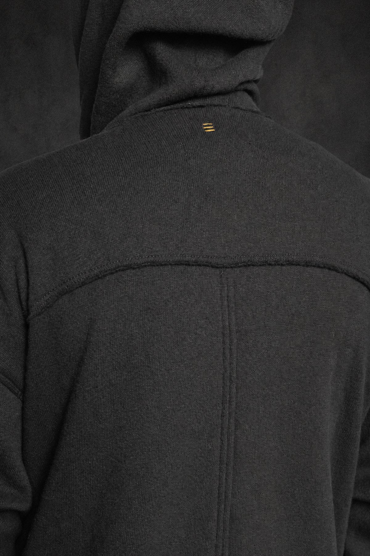 eigensinnig wien | ZepSpi | Nonkonformistischer Designer-Zweiteiler mit Bomberjacke und Hakama-Hose