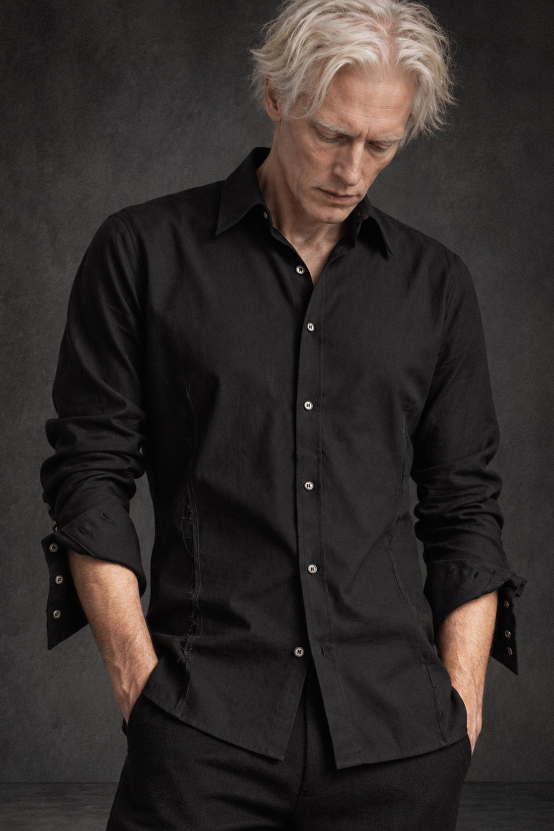 eigensinnig wien | Zinken | Schwarzes Designer-Herrenhemd aus hochwertiger Baumwolle