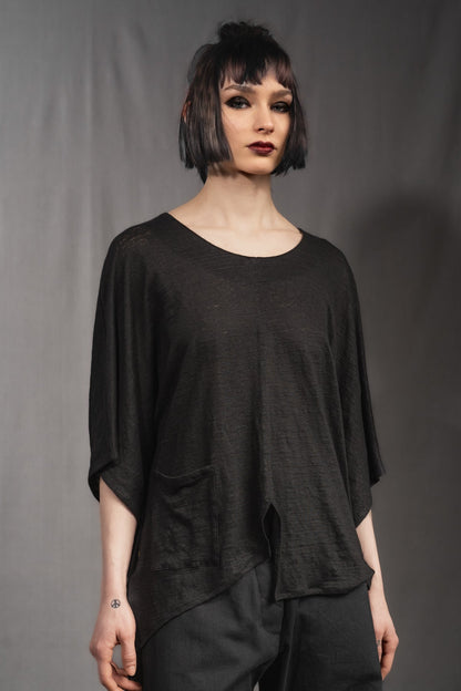 eigensinnig wien | Zizek | Skulpturales, schwarzes Oversize T-Shirt für Damen aus Leinen