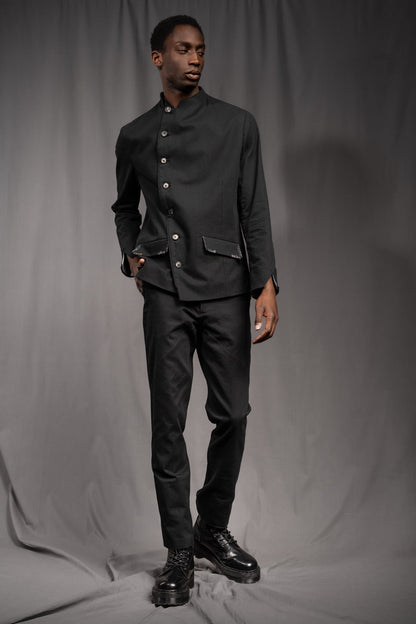 eigensinnig wien | ZweEis | Extravaganter Designeranzug mit Stehkragen-Sakko aus leichter Baumwolle