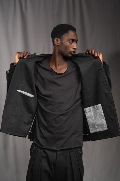 eigensinnig wien | Zweig | Asymmetrisches Herren Designersakko mit Stehkragen aus Baumwolle in Schwarz