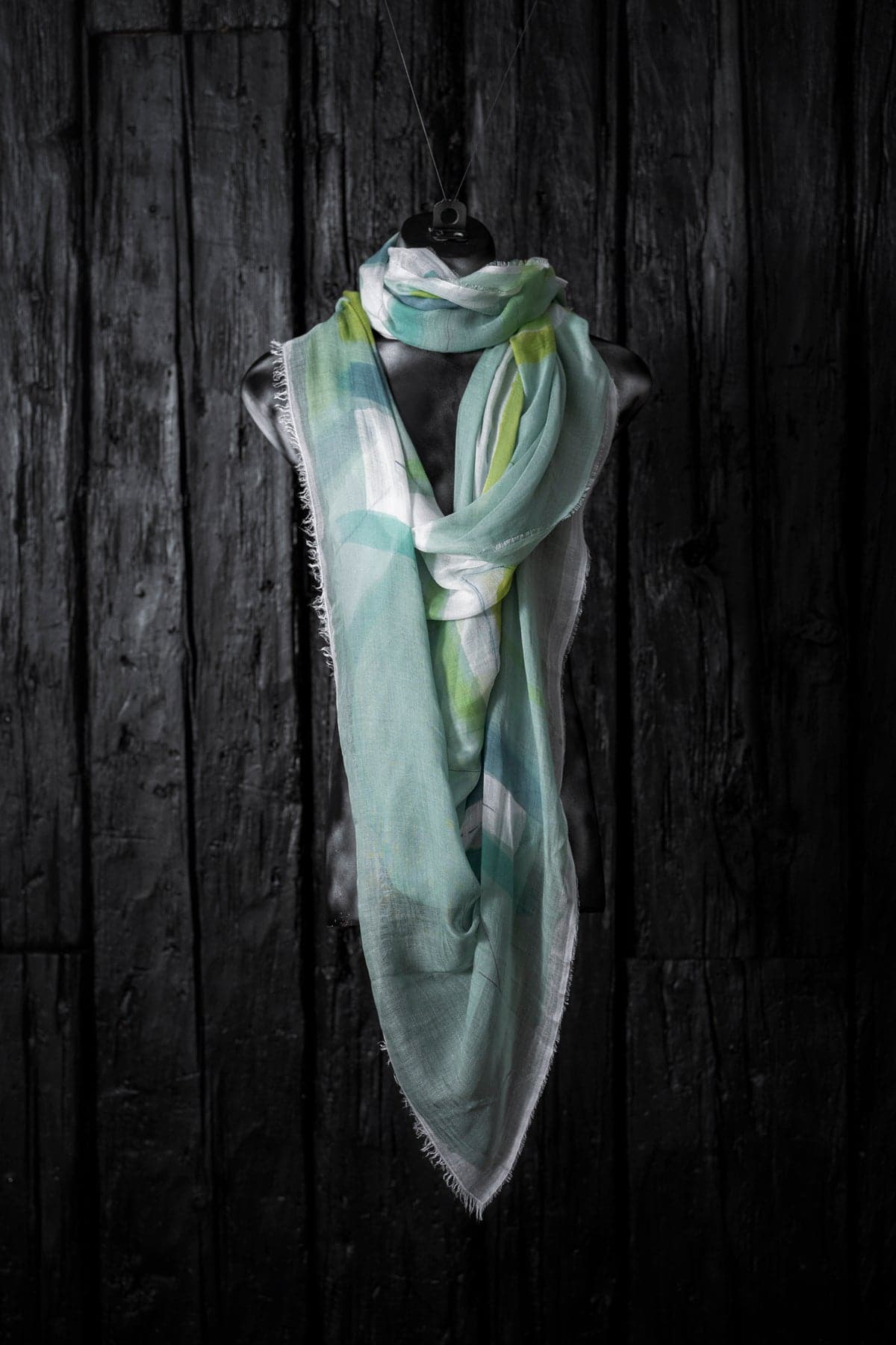Faliero Sarti | Frizzante | Ein ausgefallener Schal für Damen und ein buntes Tuch zum Umhängen aus Seide in grün