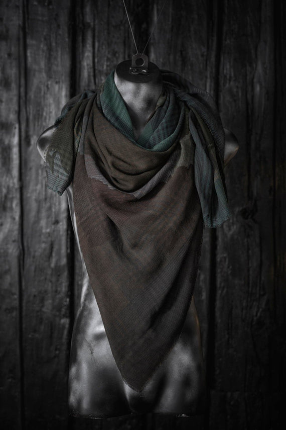 Faliero Sarti | Silvon | Extravaganter Schal mit speziellem Muster in braun/grün