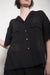 Forme d'Expression | DS044 Boxy Camp-Collared Shirt | Leichte Damenbluse aus Baumwolle in schwarz