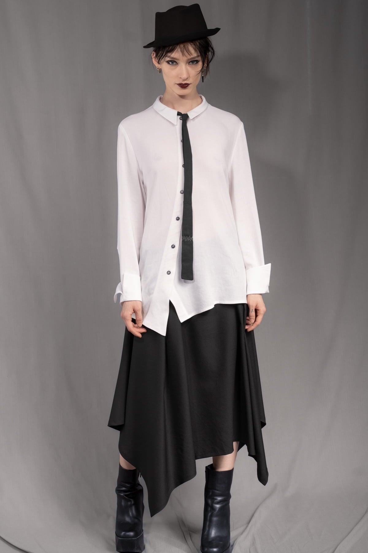 eigensinnig wien | Lilla | Schmale Designer-Krawatte aus reiner Baumwolle in Schwarz