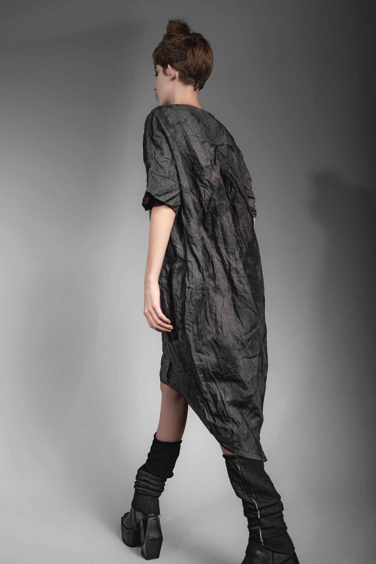 eigensinnig wien | Maruf | Distressed designer tunic linen dress in mud gray