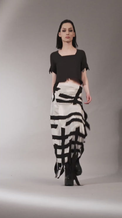 eigensinnig wien | Seattle | Designer wrap shawl in elegant grunge style