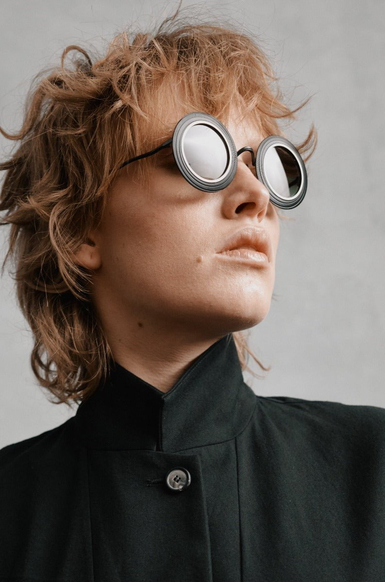 Round luxurious sunglasses for men and women | Rigards x Uma Wang