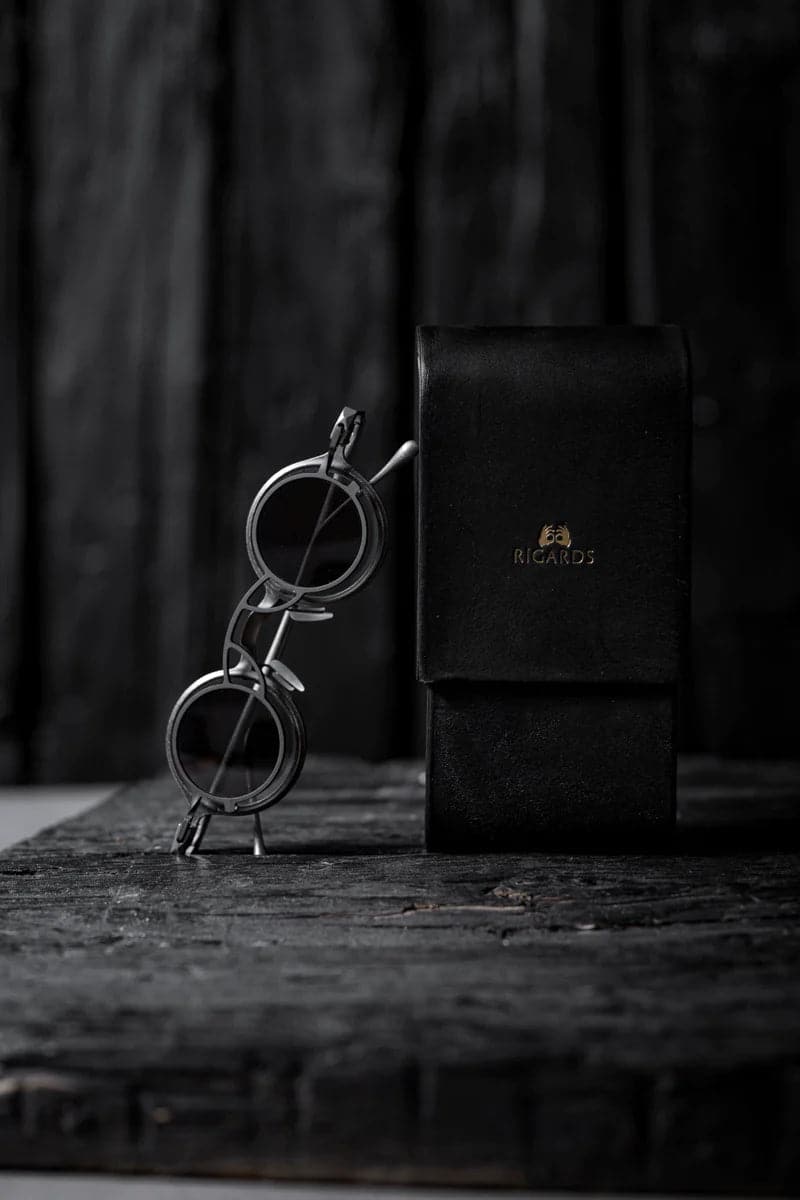 Extravagant round metal sunglasses with clip on RG1911CU Extravagant round metal sunglasses with clip on RG1911CU