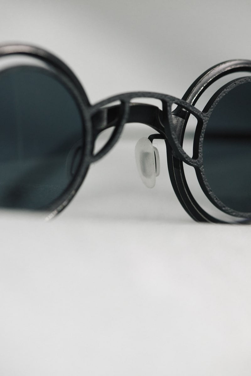 Black clip on designer sunglasses | Rigards x Ziggy Chen