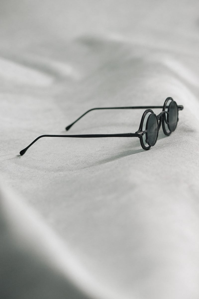 Rigards x Ziggy Chen | RG1911TI | Schwarze Clip On Designer Sonnenbrille für Damen und Herren
