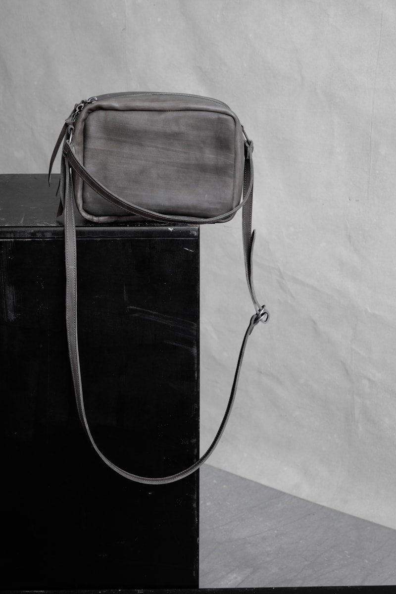 Elegant Designer Leather Bags for Women and Men Elegant Designer Leather Bags for Women and Men