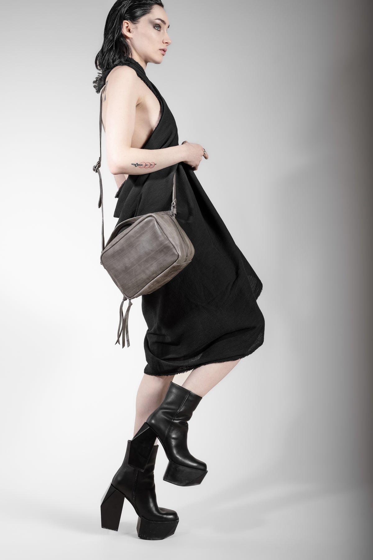 Small Leather Camera Bag in Gray Tagliovivo - Main Image